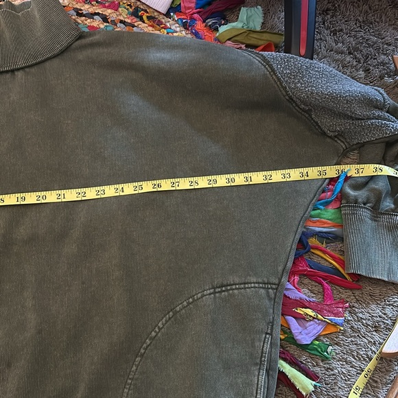 We the Free sweatshirt - Picture 9 of 9